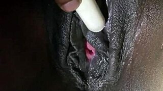 look at dat pretty pussy, so wet and ready