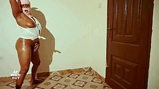 Is this babe's hot fuck before lunch?