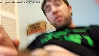 new jizzman masturbating penis to jizz