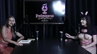 yummi paradise moans showing tits and tattoos 😘