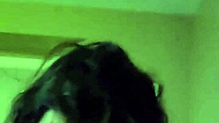 Sucking dick in shower deepthroat