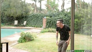 ike stuffs his cock in tight anal