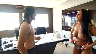 Sexo No Escritorio De Engenharia With Anal And Creampie