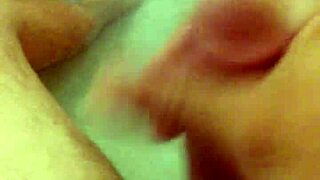 Jerking off in the bathtub with bisexual vibes