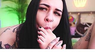 Love Her Feet And Pussy Worship