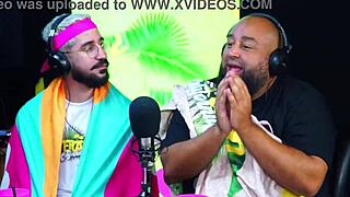 As gostosas mostram como comer elas na California de verao