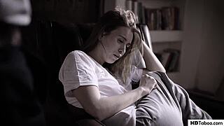 अरे, ये पर्वर्ट काउंसलर यंग 18+ जिल कासिडी की बबल बट को चोदता है