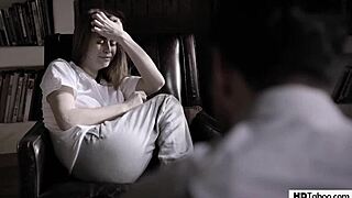 अरे, ये पर्वर्ट काउंसलर यंग 18+ जिल कासिडी की बबल बट को चोदता है