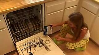 Little April, horny teen 18+, अपनी टाइट pink चूत को toys करती है