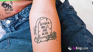 jessica kate and alba surprise the guy with blowjob