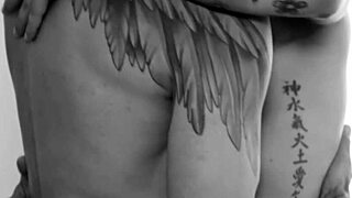 um casal gay estreando no pornô juntos