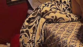 5 months pregnant milf eats and fills her holes with big tits and ass.