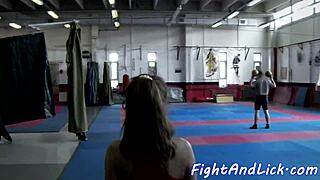 Muscular European babe gets oral after intense catfight