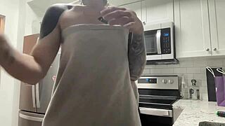 i chek out this yung thug twerking her big ass