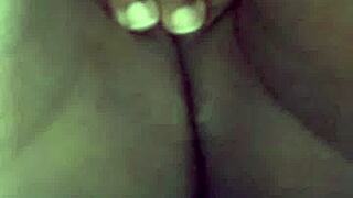 Ebony beauty screams, 'This orgasm is so real!'