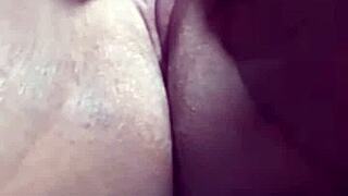 Ebony beauty screams, 'This orgasm is so real!'