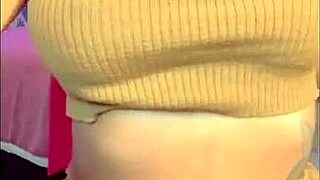 i'm linda, licking my pussy to orgasm