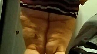 Watch Misfitangel worship that big cock in slow motion – isn't it hot?