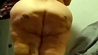 Watch Misfitangel worship that big cock in slow motion – isn't it hot?