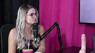 era solteiro e decidiu gravar para o xvideos e a família no começo não aceitou bem mas - will mastro sheer red