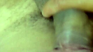 I'm beatin my punheta hard and fast