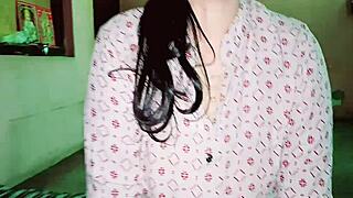 Desi couple shares romantic blowjob and handjob fun