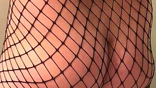 Real wife Emma shakes her thick ass while relaxing at home