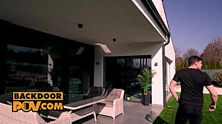 Emma couldn't control herself with the neighbor 😏