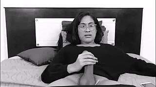 Colombian shemale delivers monster load live on cam for tscamdolls.com