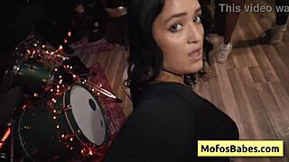 Nia Bleu fucked at live concert 💦