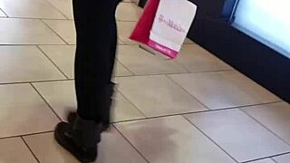 Mondawmin ass in leggings gets anal attention