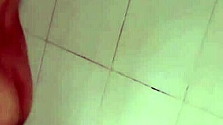 Wow, E Trang Nguyễn's sexy reveal during her bath on Bigo is just insane! You gotta see this hot Vietnamese action now!