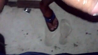 Primeira vez dele levei meu amigo para conhecer a vila mimosa e comemos duas novinhas de 18 anos ficamos trocando comendo um pouquinho de cada vez cada 😍