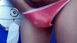 me masturbo con tanga de mi prima en solitario