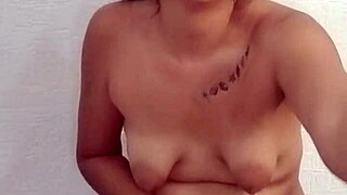 annie masturbates with toys on video call 😍