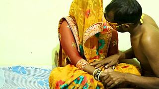 Desi hot bhabhi gets her sexy ass pounded by big cock.