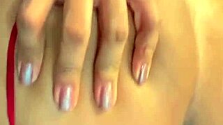 greluda licks pussy in lesbian sex