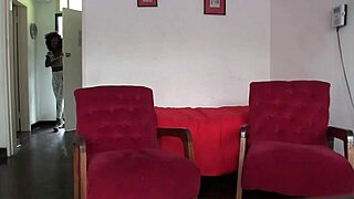 मैंने अपना सिर झुकाया और एक शानदार फेशियल मिला