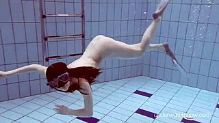 Roxalana Chech Scuba Diving In The Pool!