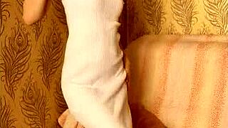 Watch Shaved Pussy Stripdance Leading To Intense Masturbation?