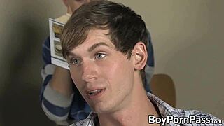 i wached twinks make out den get fuked hard in offis