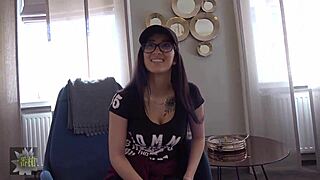 Slim 18-year-old Darsia with huge breasts in raw sex video!