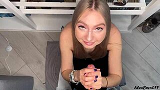 Amelie Dubon jerks me to orgasm