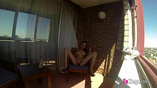 sara ray masturbates on the balcony in madrid, everyone sees her