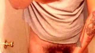 European solo performer shows off for the camera in Spanish style. 😊📹