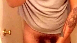 European solo performer shows off for the camera in Spanish style. 😊📹