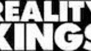 i pour paint on ryder reys ass and use it as a brush to paint the wall