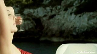 Arousing each other while horny 😘