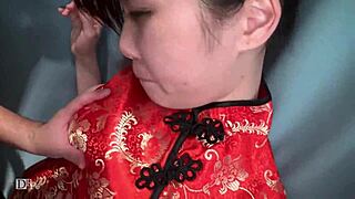 Japanese girl in one-on-one photo session gets shaved and gives blowjob part 2 😘