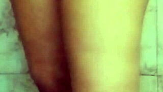 hot desi girlfriend masturbating in bathroom hindi